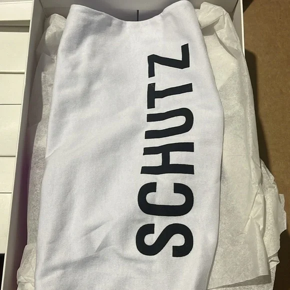 Schultz Ofelia Ruby Shoes size 6B Brand New in a Box with Tag - Picture 14 of 14